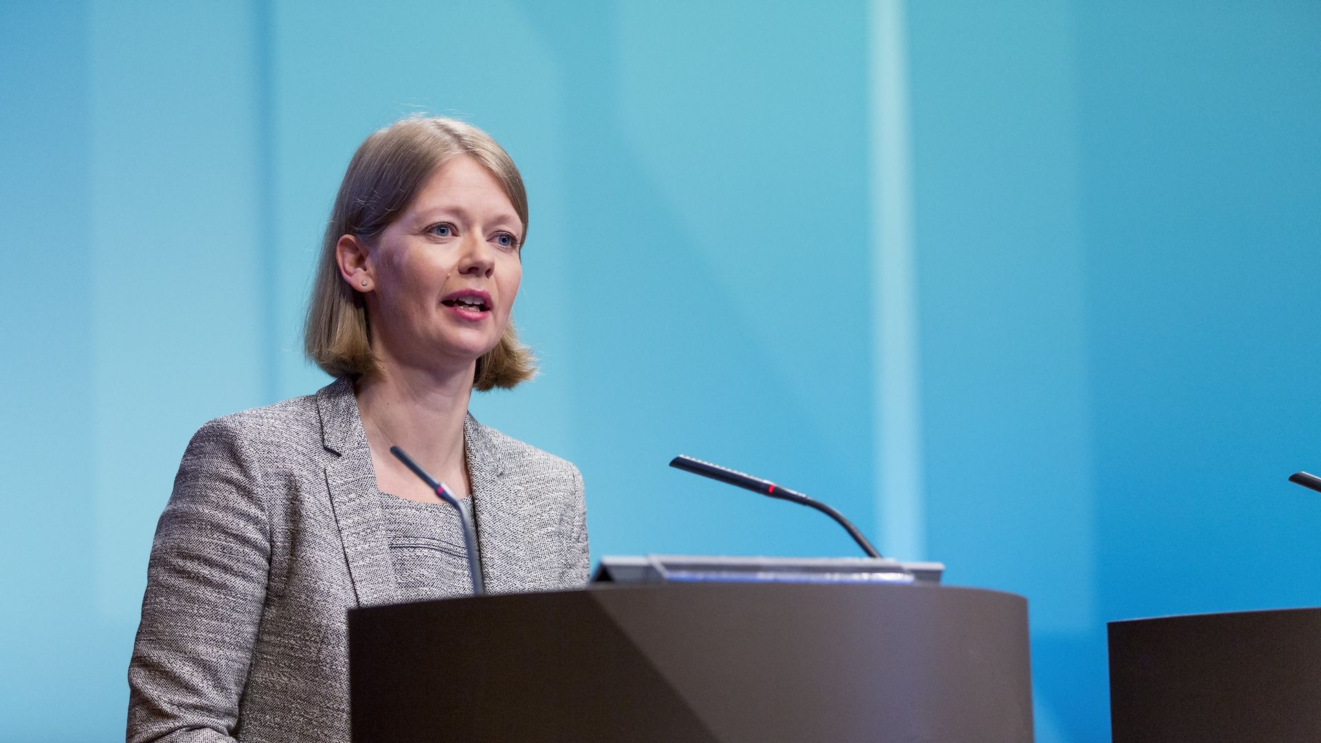 Sentralbanksjef Ida Wolden Bache og Norges Bank setter opp renten nok en gang.