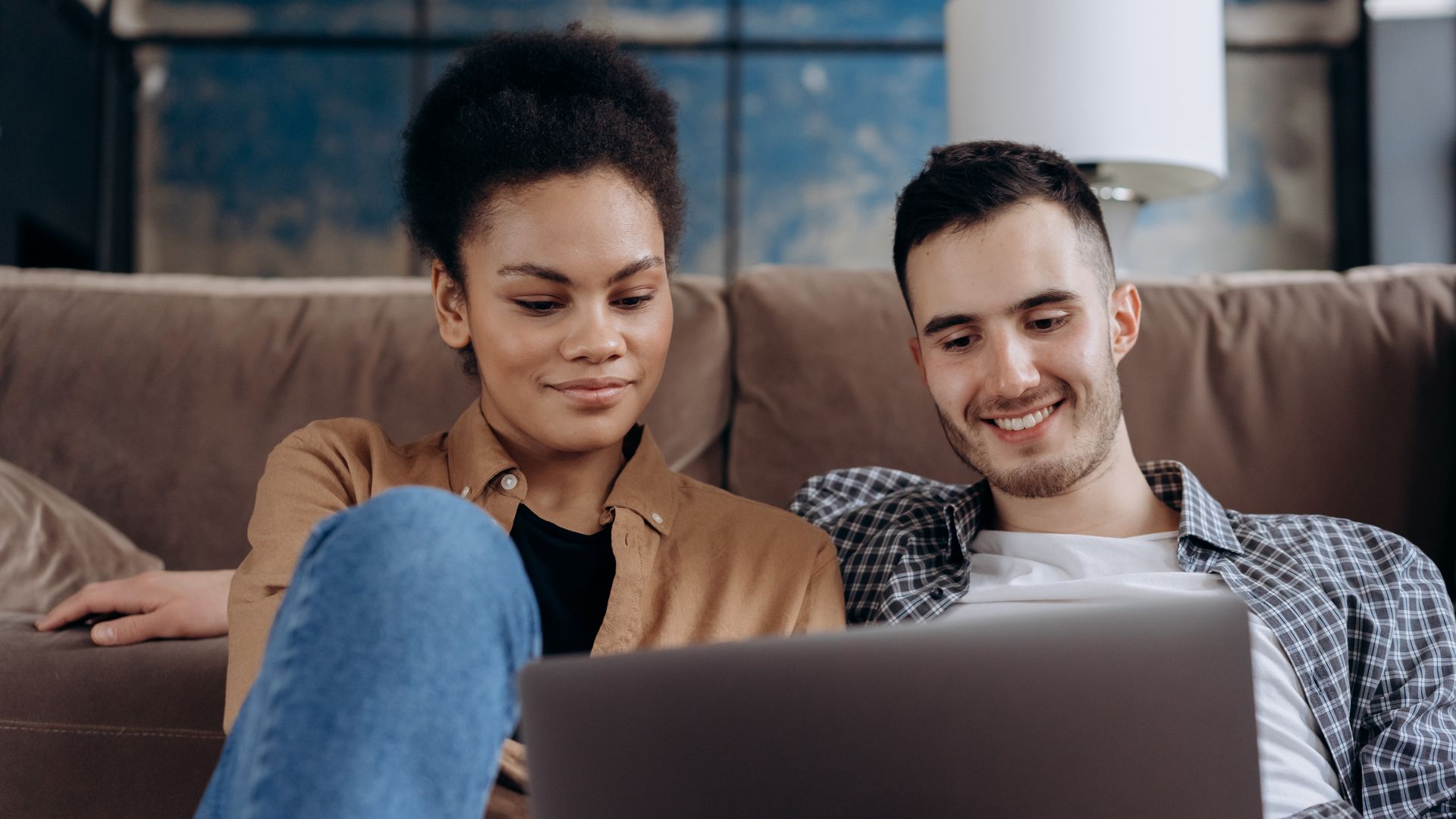 Beste rente januar 2023 - par som sjekker renten.