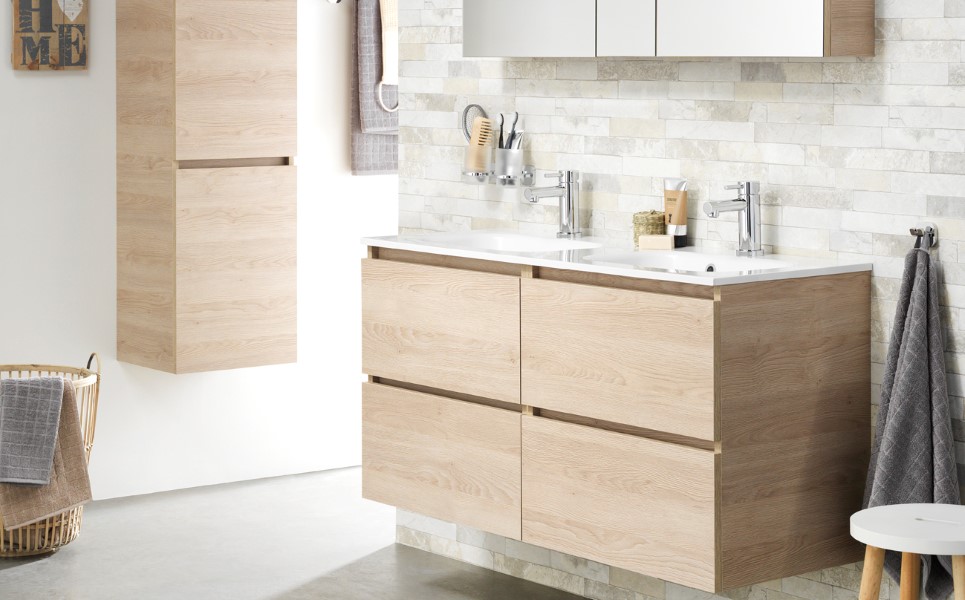 Mange kvier seg for å borre i flisene på badet.