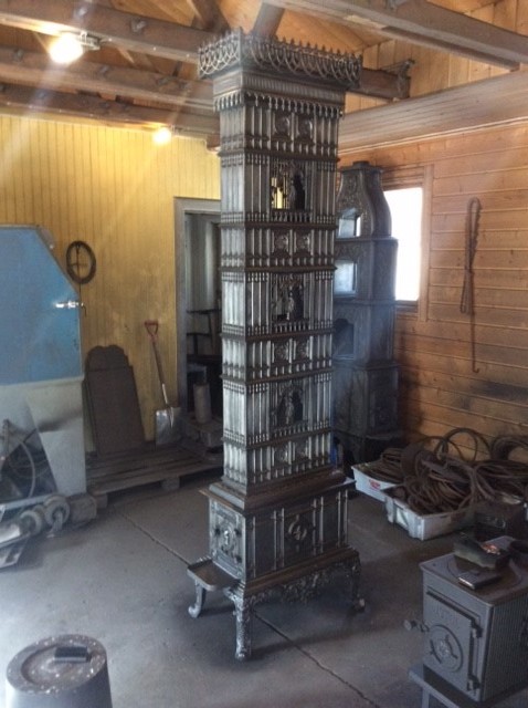 Antikvariske etasjeovner er vakre, og nettet bugner av dem. Foto: Tor Einar Br&aring;ten