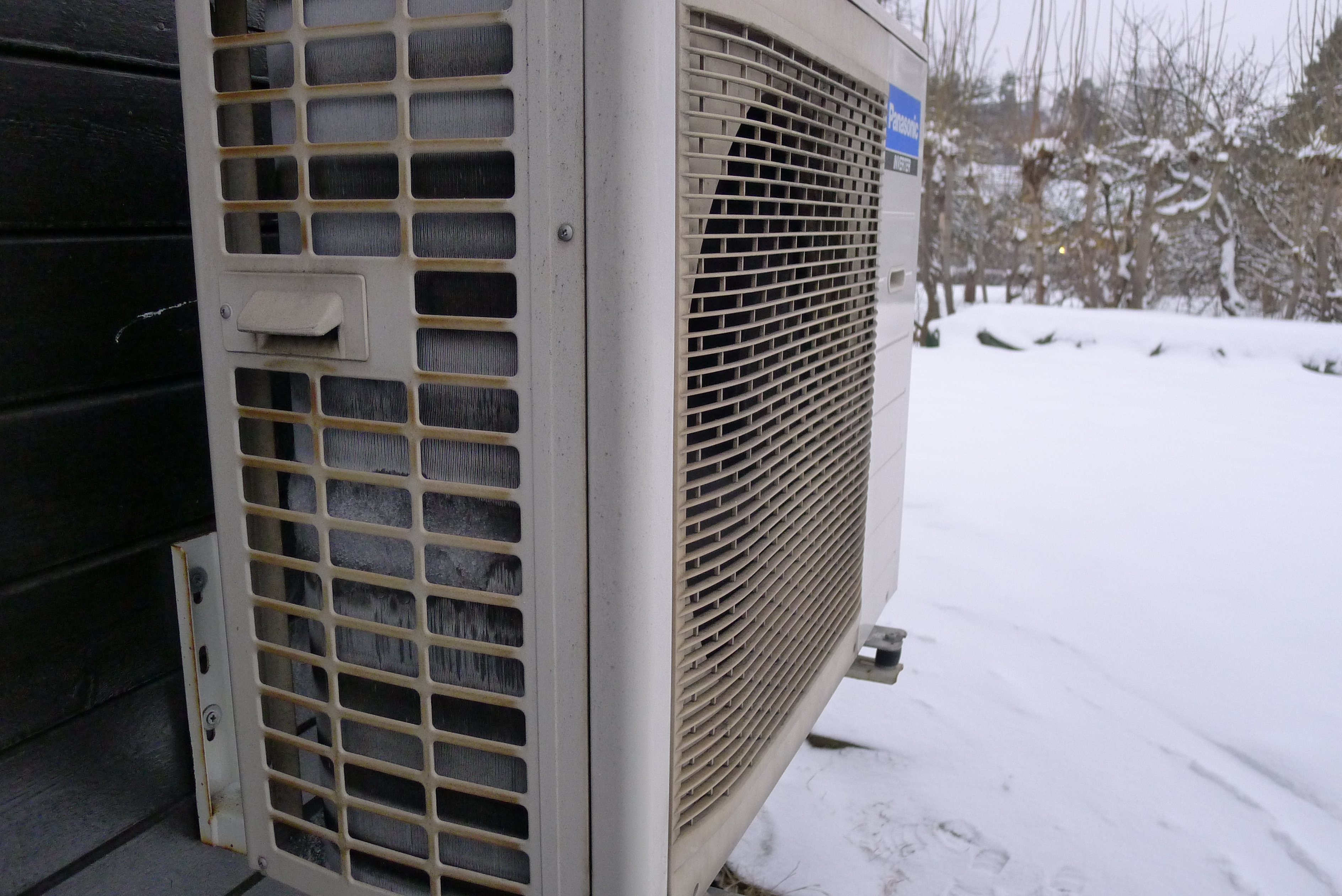 ISDANNELSE: Litt is på varmepumpa er vanlig.