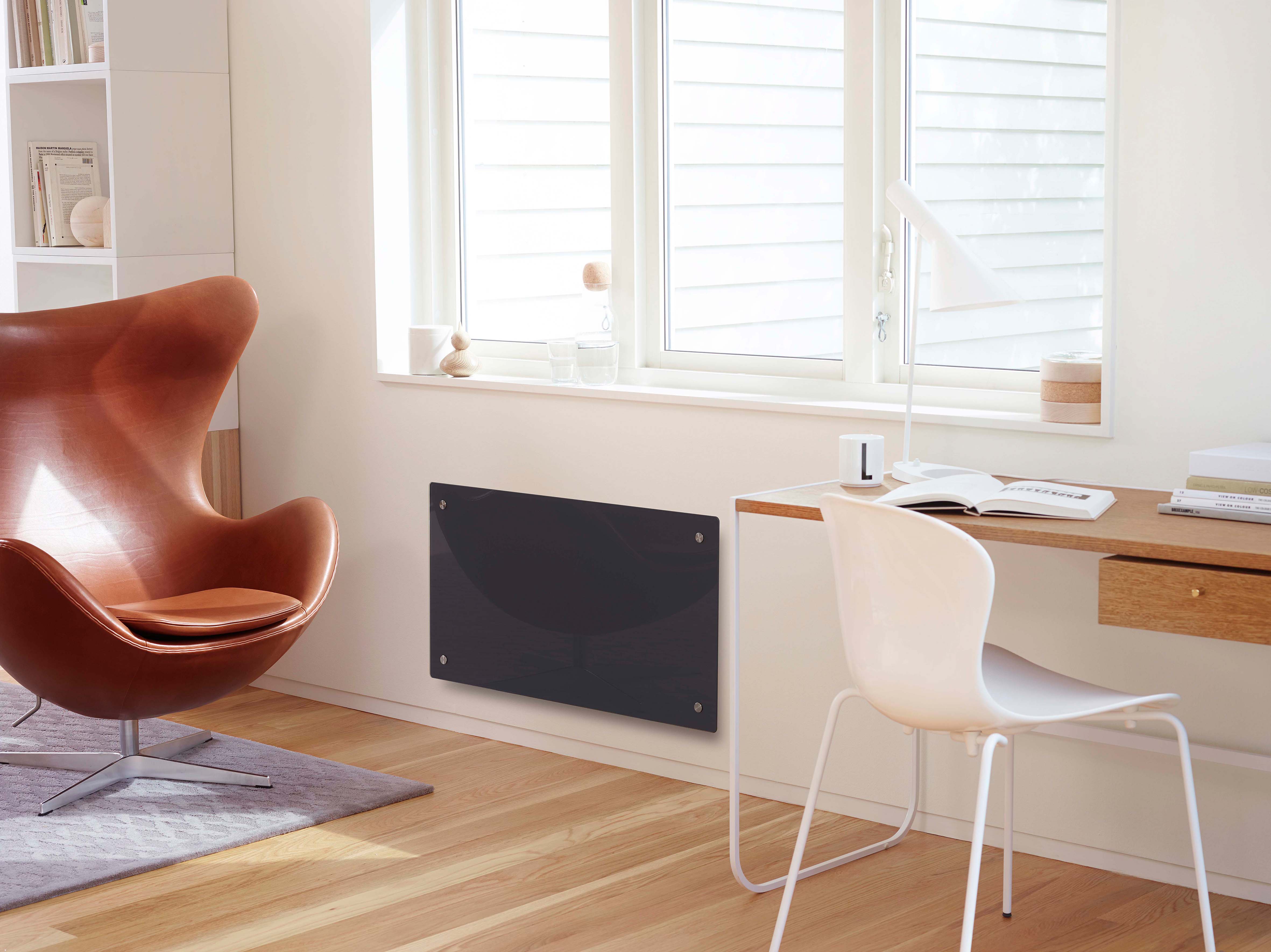 Med nye panelovner og et trådløse energistyringssystemet kan du ifølge produsentene redusere strømutgiftene med inntil 25 prosent.