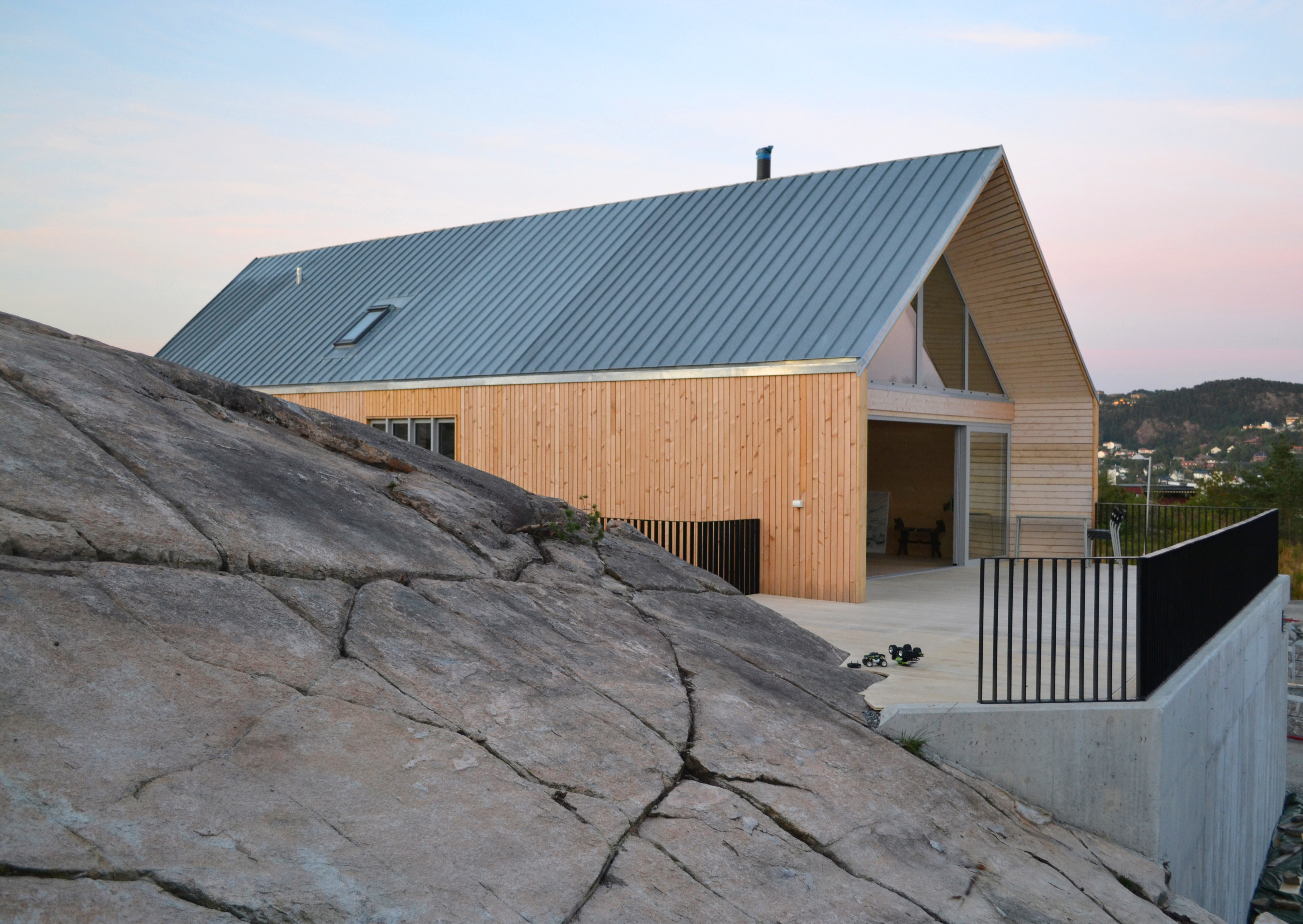 Malmfuru tas ut fra midten av tømmerstokken hvor trevirket er så mettet av harpiks at det er ferdig impregnert fra naturens side