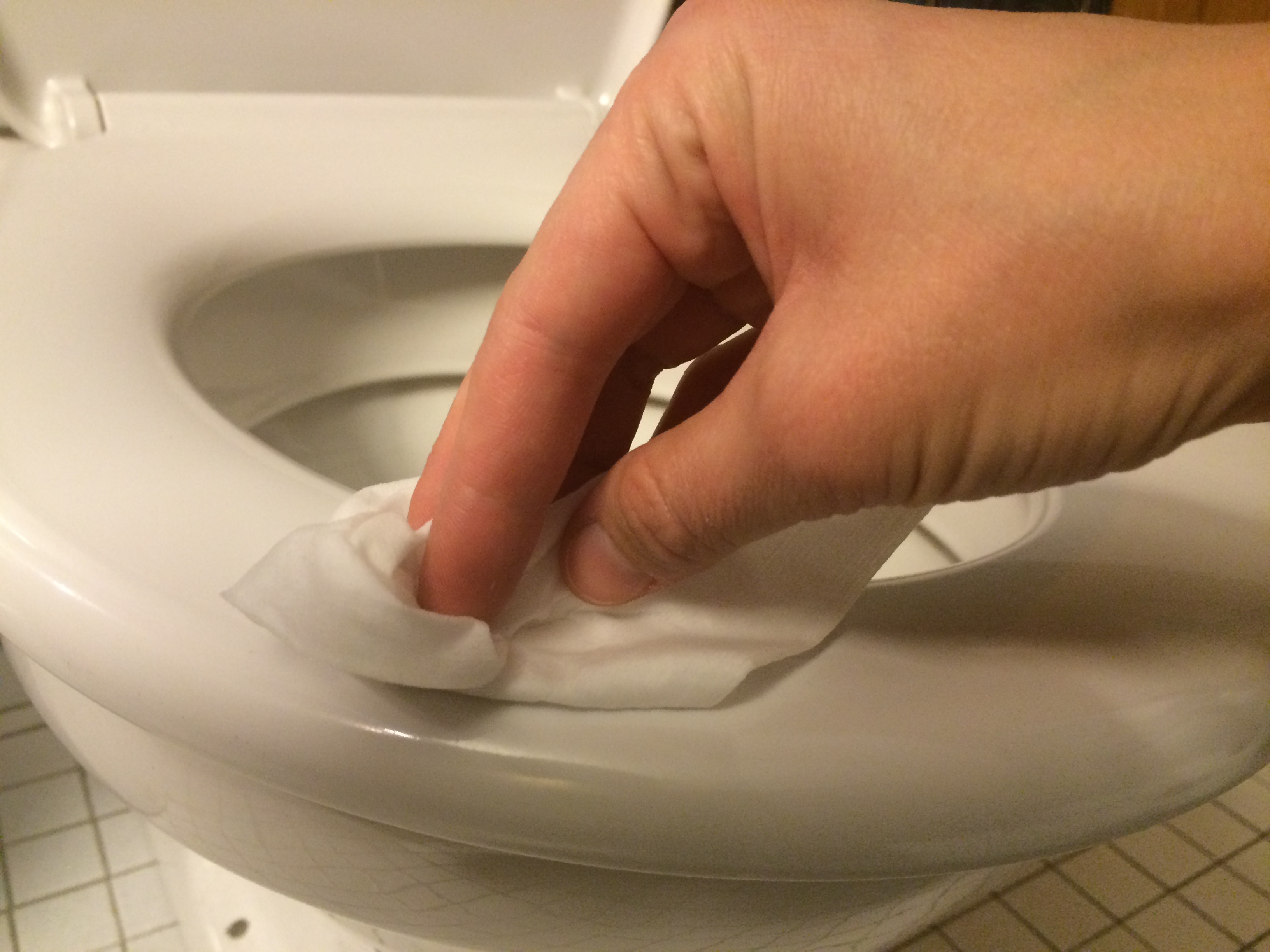 TETTER: Selv våtservietter som påstås å løse seg opp skaper store problemer i avløpsnettet.