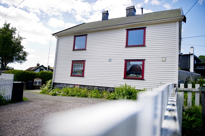 Huset ble oppf&oslash;rt p&aring; midten av 1800-tallet, men fikk r&aring;te f&oslash;rst etter feil isolering p&aring; 90-tallet.