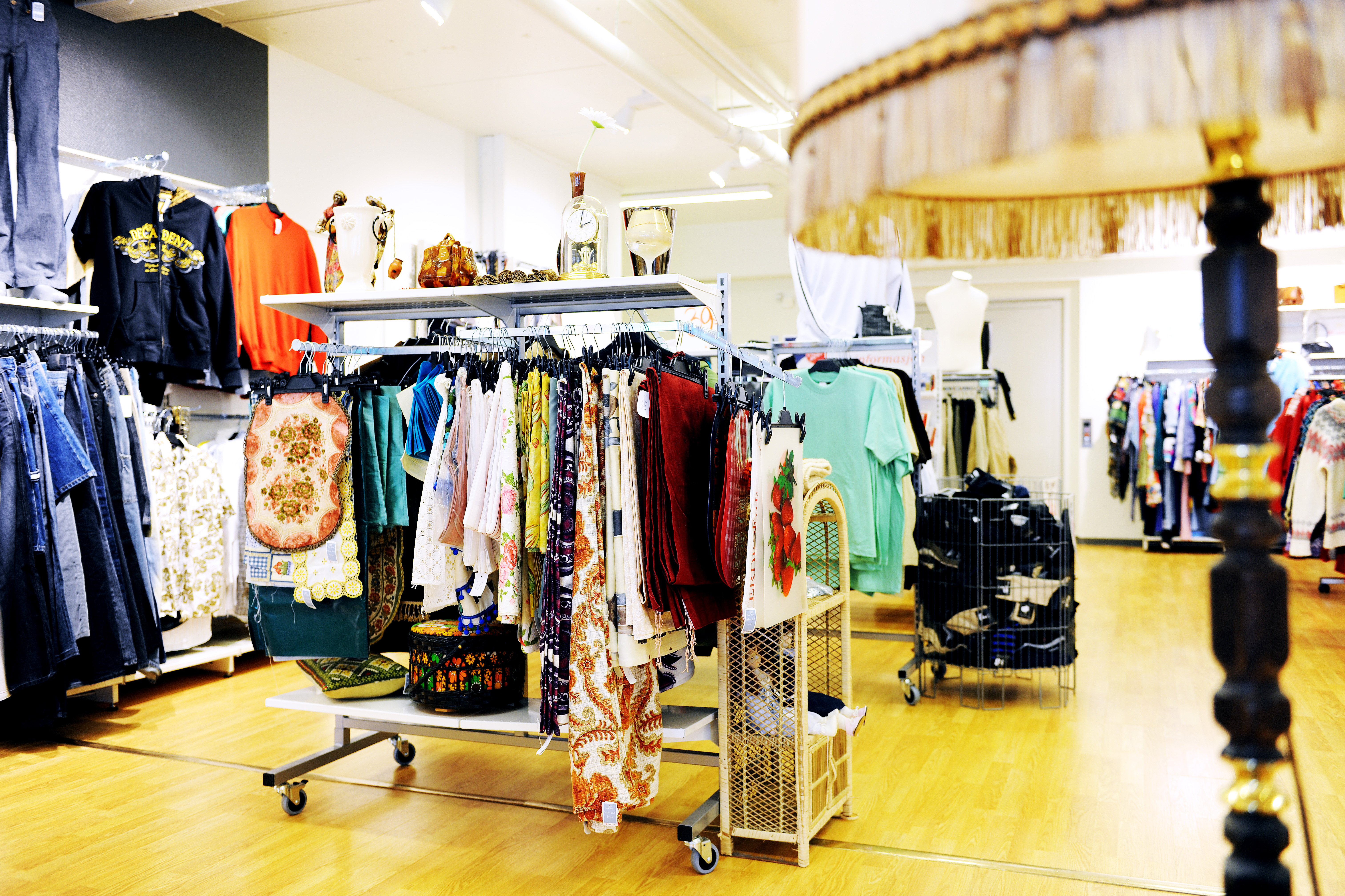 Duker som ikke passer hos deg, kan kanskje passe bedre hos en annen? Foto: Fretex