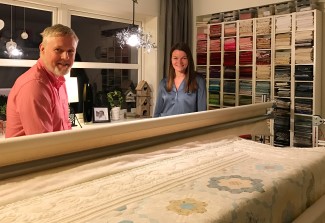 Berit og Rune Øverås håper de kan fortsette å bo på Andøya