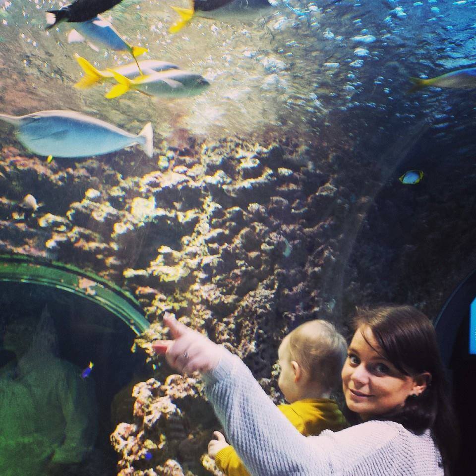 Marlen og datteren finner roen med fisk. Foto: Marlen Wollf