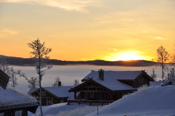 HYTTEIDYLL: Alt ser nydelg ut på fasaden, men har du ikke sysakene i orden kan hytta bli et mareritt. Foto: Dag Erik Kongslie