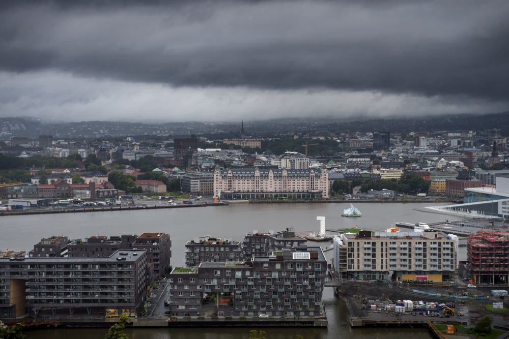 VÅTERE: Det blir mer regn, og når vannet ikke har andre steder å gjøre av seg, dukker det opp i kjellerne våre. Foto: Hampus Lundgren.